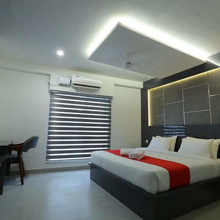 D-Luxe Hotel Kochi ภายนอก รูปภาพ