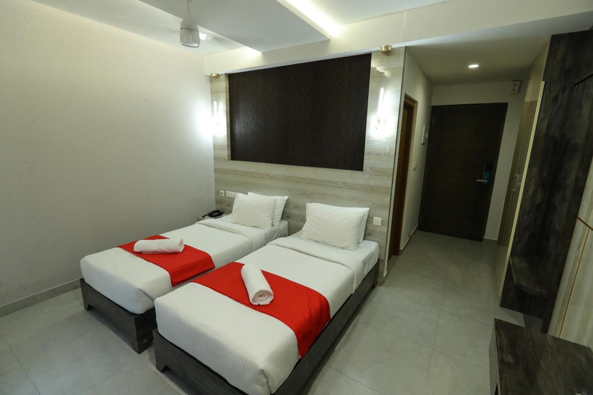 D-Luxe Hotel Kochi ภายนอก รูปภาพ