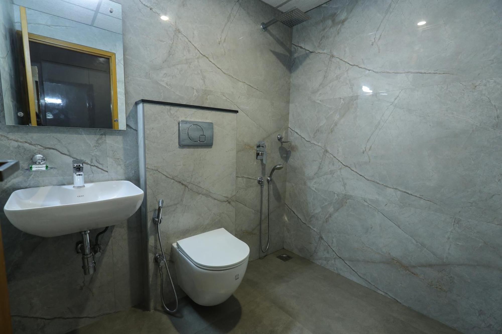 D-Luxe Hotel Kochi ภายนอก รูปภาพ