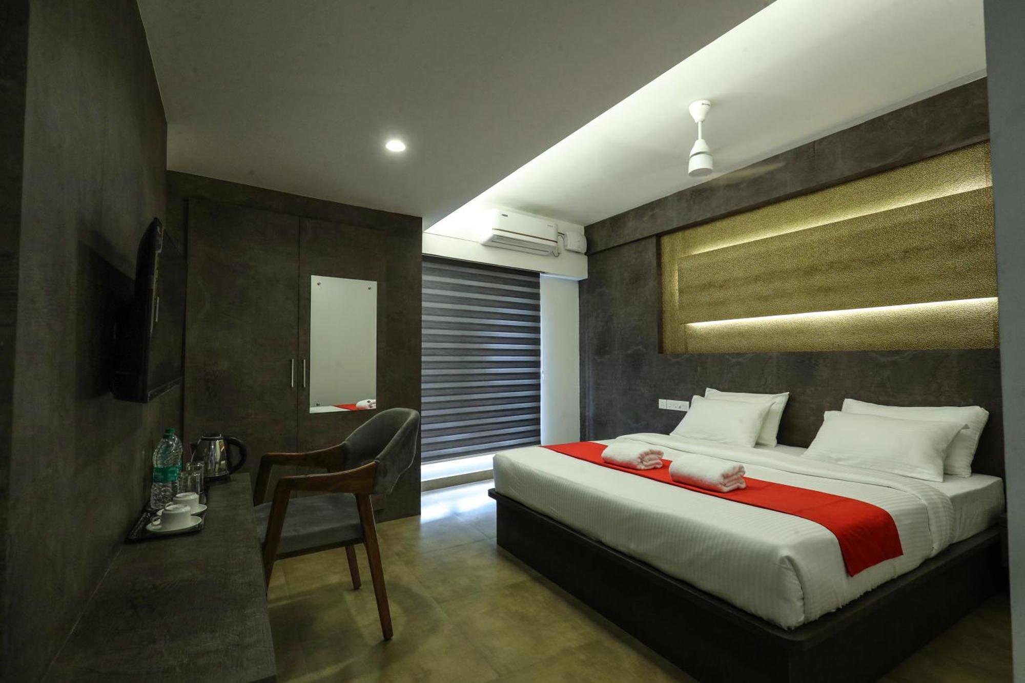 D-Luxe Hotel Kochi ภายนอก รูปภาพ