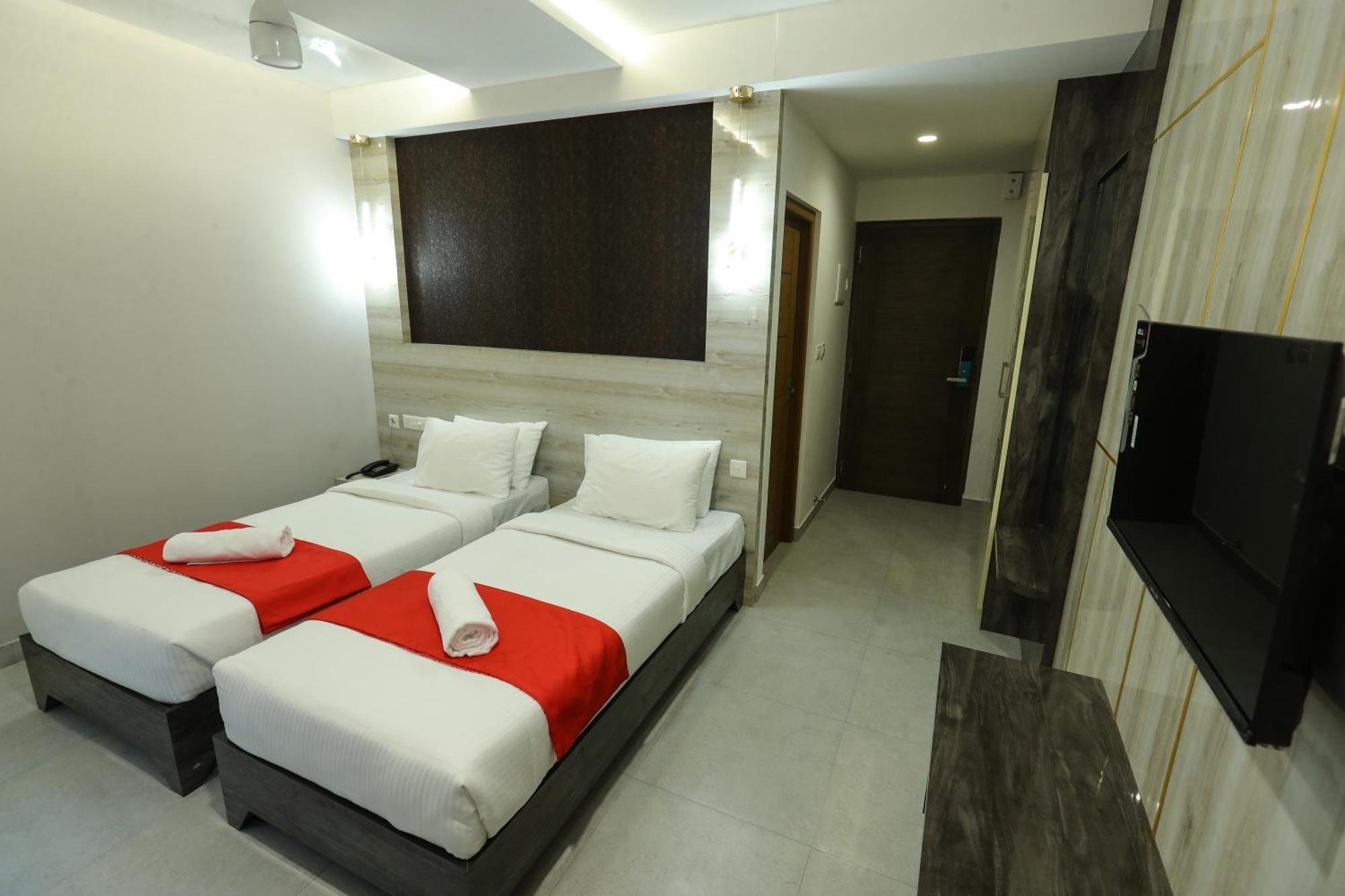 D-Luxe Hotel Kochi ภายนอก รูปภาพ