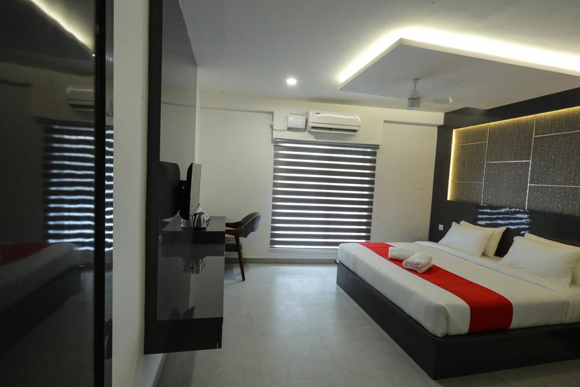 D-Luxe Hotel Kochi ภายนอก รูปภาพ